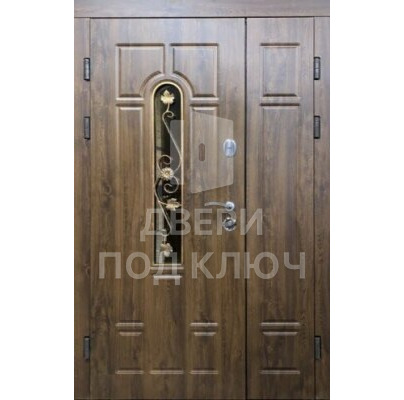 Полуторная входная элитная металлическая дверь с окном и элементами ковки ДПК-11240